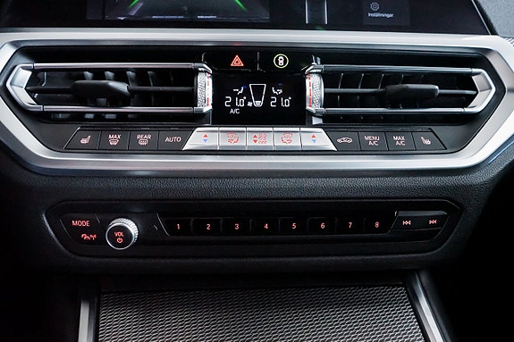 BMW 330e 23 of 30