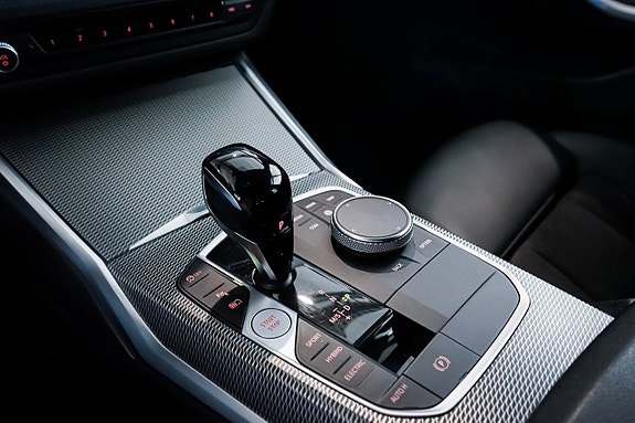 BMW 330e 24 of 30