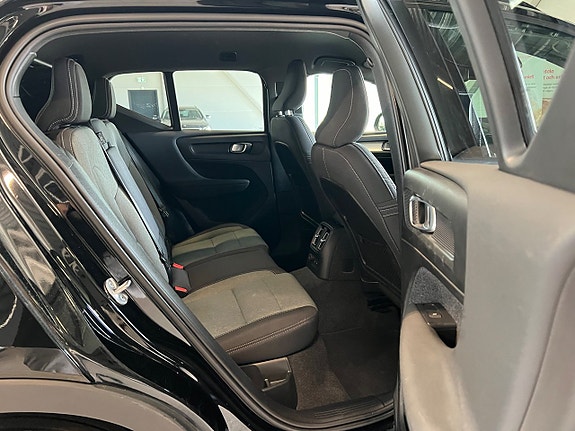 Volvo XC40 14 of 21
