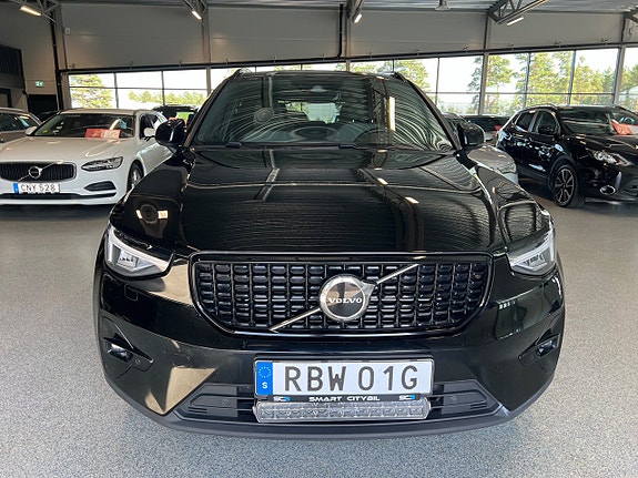 Volvo XC40 9 of 21