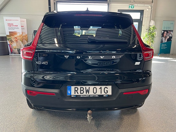 Volvo XC40 4 of 21