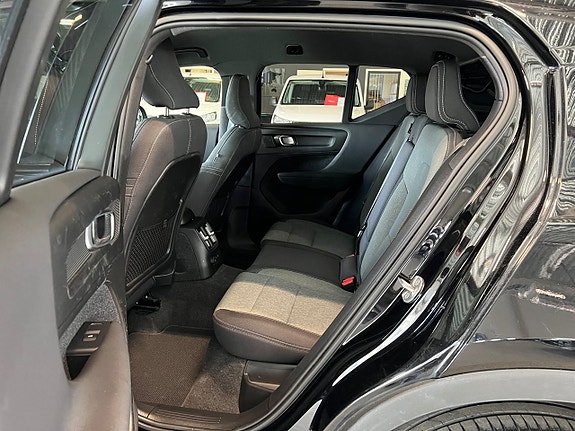 Volvo XC40 15 of 21