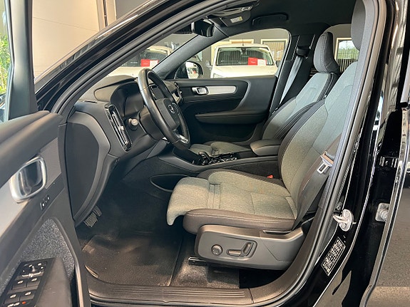 Volvo XC40 16 of 21