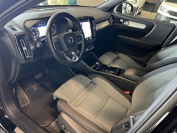 Volvo XC40 17 of 21