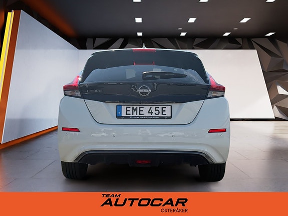 Nissan Leaf 6 of 16