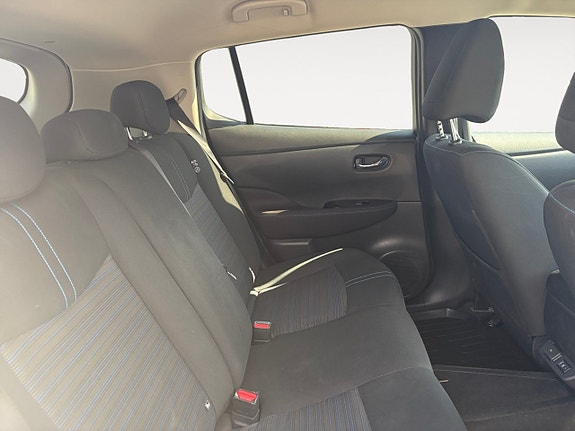 Nissan Leaf 10 of 16