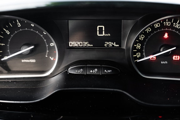 Peugeot 208 7 of 10