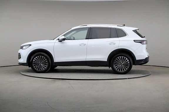 Volkswagen Tiguan 4 of 26