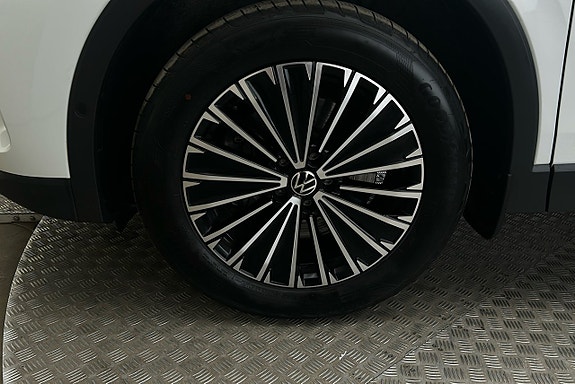 Volkswagen Tiguan 12 of 26