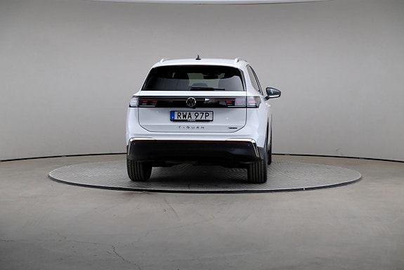 Volkswagen Tiguan 5 of 26