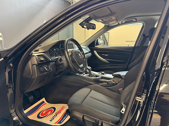 BMW 328i 5 of 8