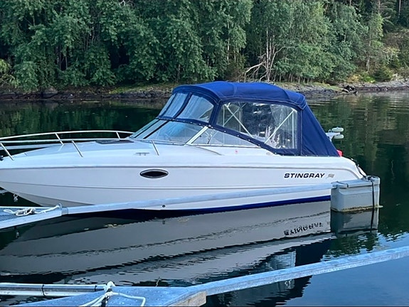 Stingray 220 Cs Med Mercruiser 5,0 EFI