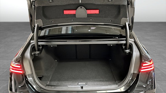 BMW i5 10 of 11