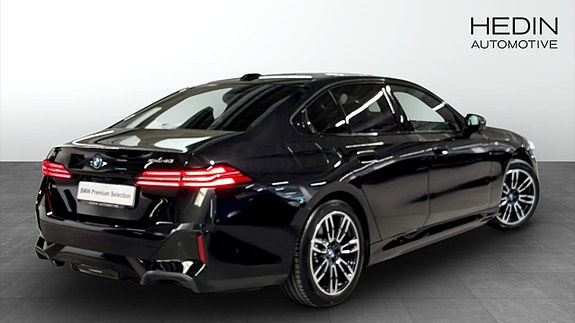 BMW i5 2 of 11