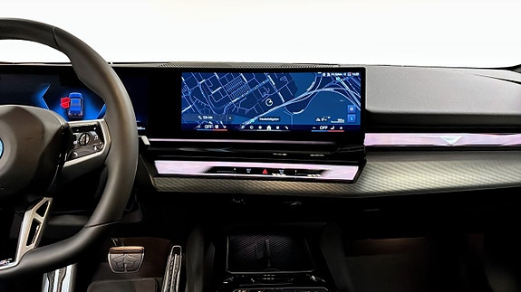 BMW i5 11 of 11