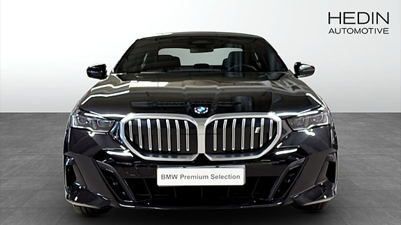 BMW i5 8 of 11