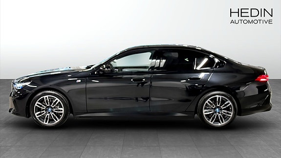 BMW i5 6 of 11