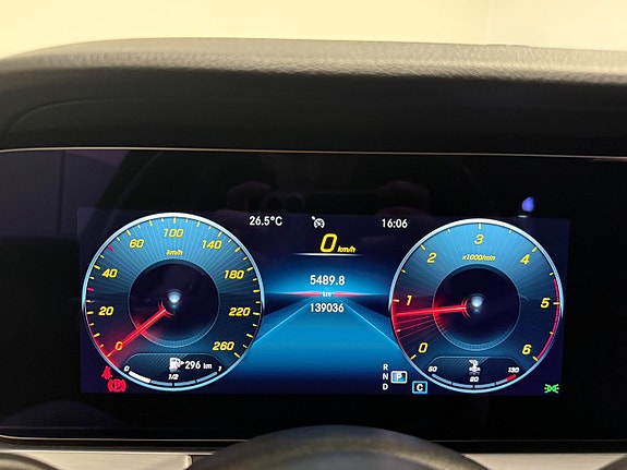 Mercedes-Benz E220 11 of 22