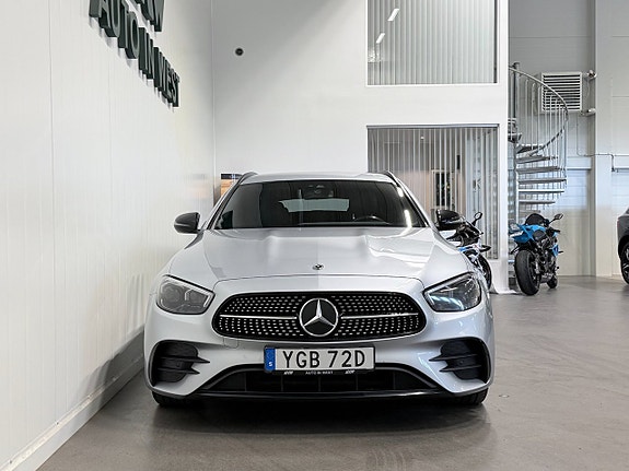 Mercedes-Benz E220 22 of 22
