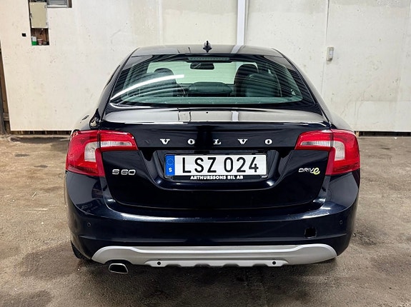 Volvo S60 4 of 6