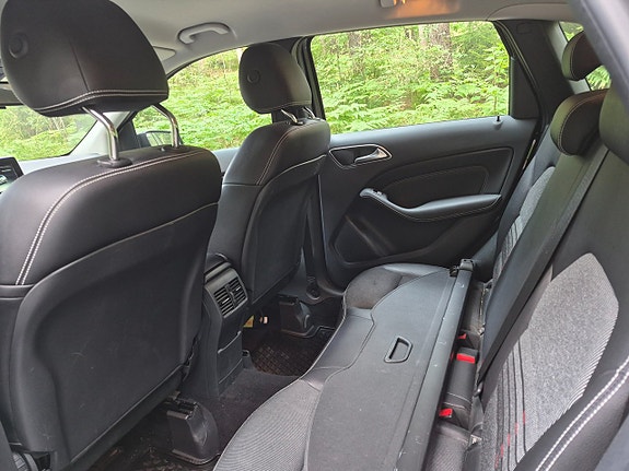 Mercedes-Benz B200 10 of 30