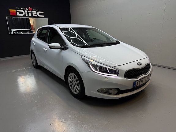 Kia Ceed 2 of 9