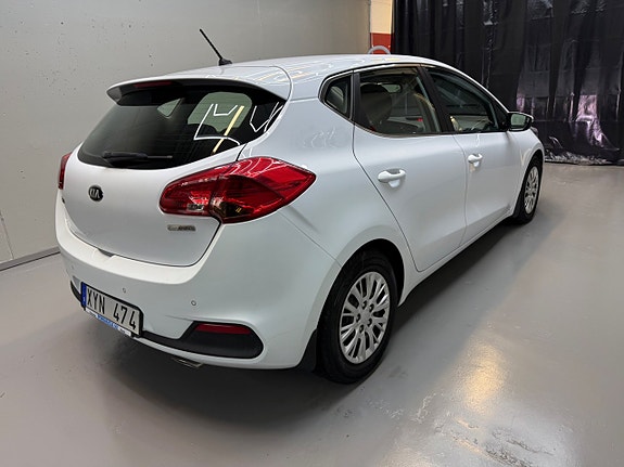 Kia Ceed 3 of 9