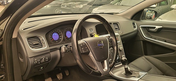Volvo S60 13 of 20