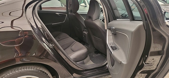 Volvo S60 12 of 20