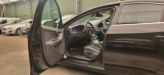 Volvo S60 9 of 20
