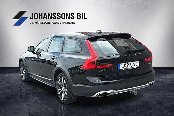 Volvo V90 Cross Country 3 of 7