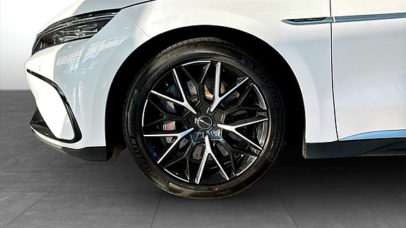 BYD Han 9 of 12