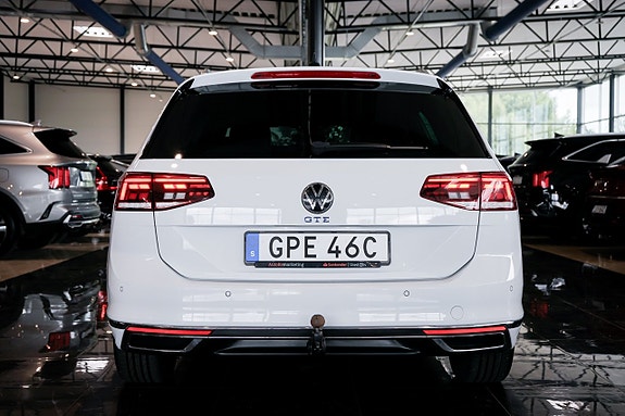 Volkswagen Passat 7 of 30