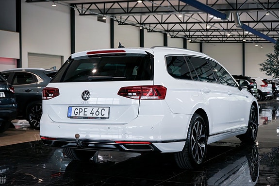 Volkswagen Passat 5 of 30