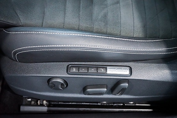 Volkswagen Passat 30 of 30