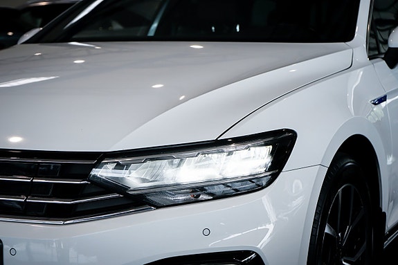 Volkswagen Passat 4 of 30