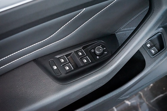 Volkswagen Passat 28 of 30