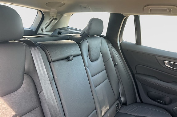 Volvo V60 13 of 13