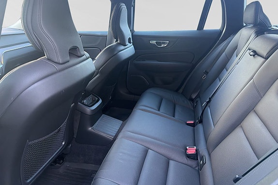 Volvo V60 10 of 14