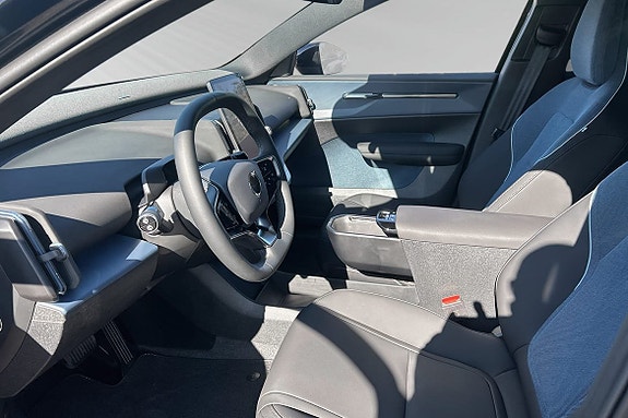 Volvo EX30 8 of 13