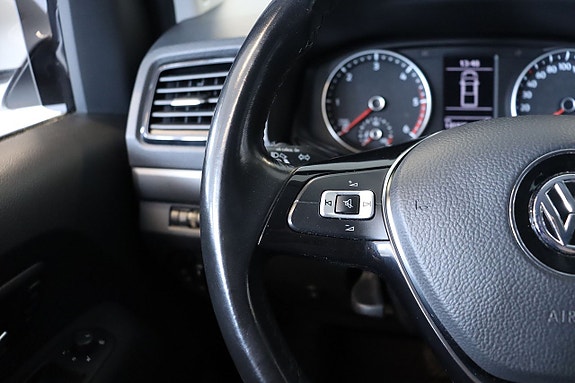 Volkswagen Amarok 8 of 13
