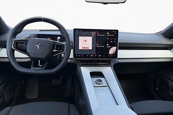 Polestar 4 13 of 16