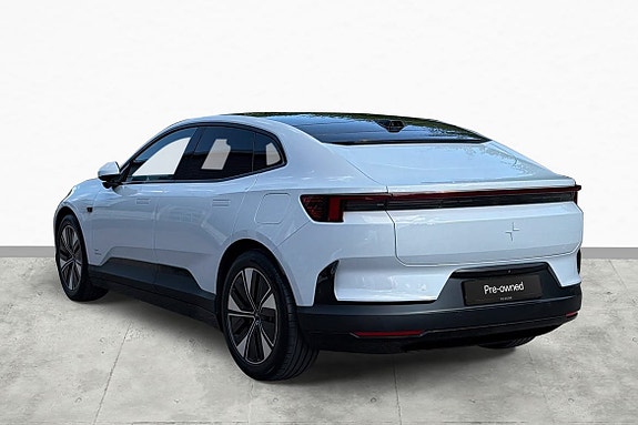 Polestar 4 8 of 16