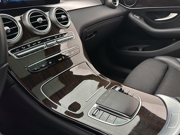 Mercedes-Benz GLC220 d 23 of 30