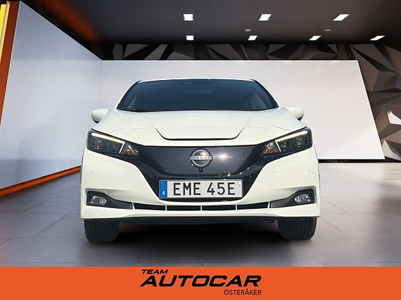 Nissan Leaf 3 of 16