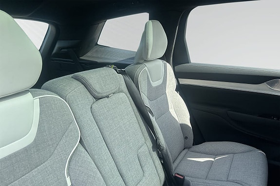 Volvo EX90 12 of 13