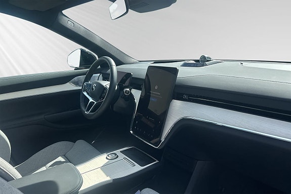 Volvo EX90 11 of 13