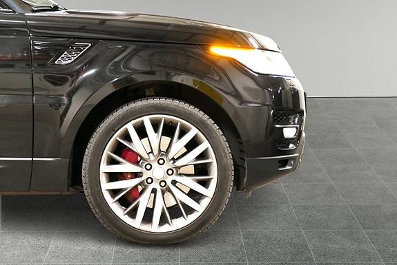Land Rover Range Rover Sport 9 of 30