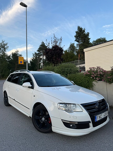 Volkswagen Passat 2 of 6