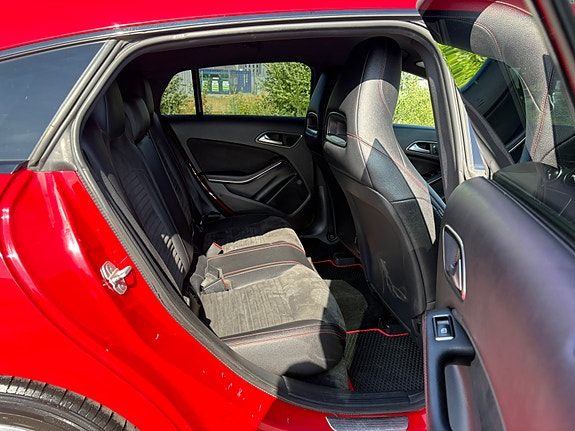 Mercedes-Benz CLA200 6 of 6